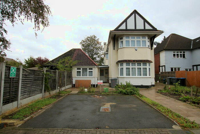 1 Bedroom Ground Flat To Rent In Deerhurst Road, London, NW2