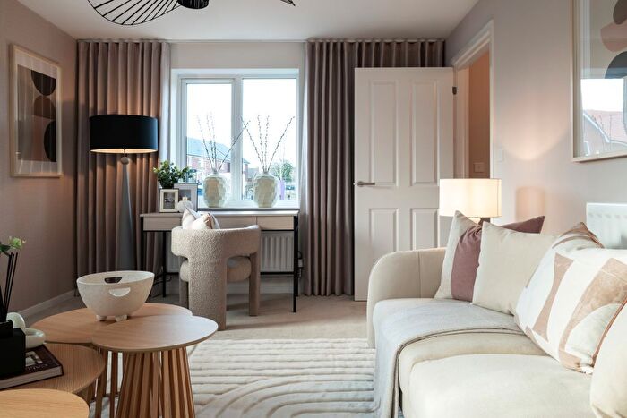 3 Bedroom Semi-Detached House For Sale In The Spires, Coventry, CV3