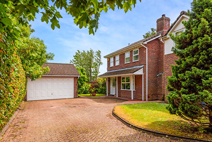 4 Bedroom Detached House For Sale In Laurel Gardens, Locks Heath, Southampton, SO31