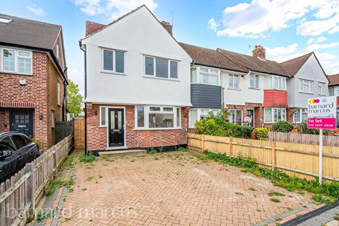 4 Bedroom Semi Detached House For Sale In Hughenden Road, Worcester Park, KT4