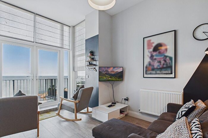 2 Bedroom Flat For Sale In Capstone Crescent, Ilfracombe, Devon, EX34