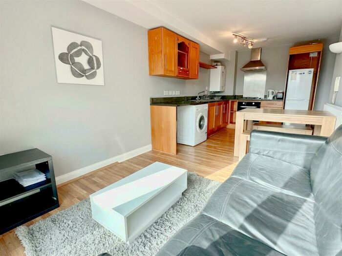 2 Bedroom Apartment To Rent In Raleigh Square, Raleigh Street, Arboretum, NG7