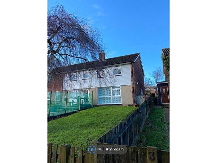 3 Bedroom Semi-Detached House To Rent In Boundsway, Uckfield, TN22