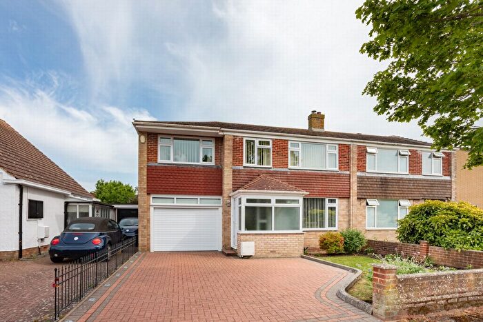 4 Bedroom Semi Detached House For Sale In Shepherds Walk, Hythe, CT21