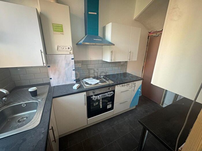 2 Bedroom House To Rent In Temple View Terrace, Leeds, LS9