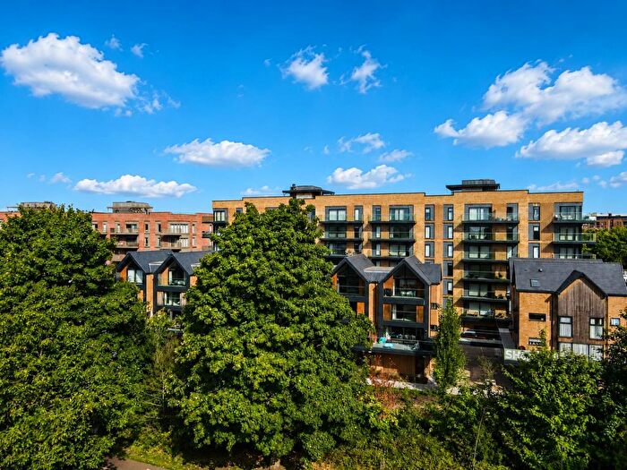 2 Bedroom Flat For Sale In Rd Floor Apartment, Riverside Park, TN23