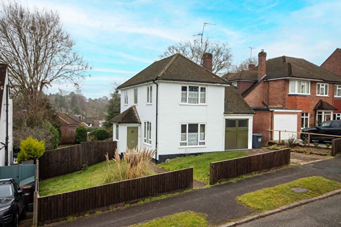 3 Bedroom Detached House For Sale In Beechwood Avenue, Chorleywood, WD3