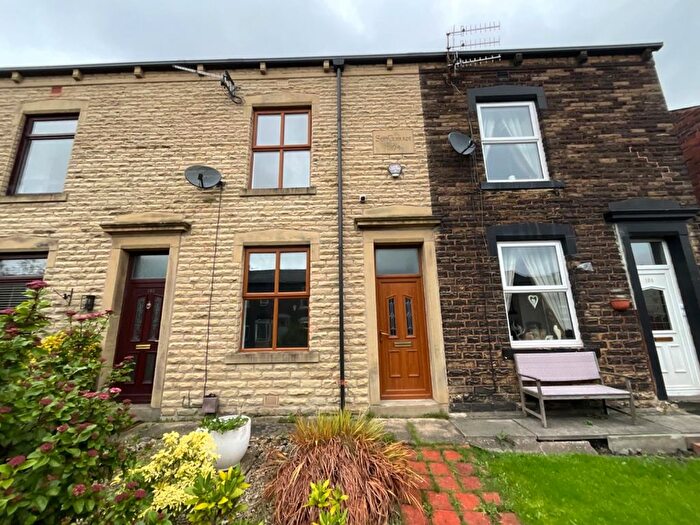 3 Bedroom Terraced House To Rent In Featherstall Road, Littleborough, OL15