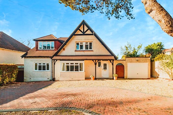 4 Bedroom Detached House For Sale In Salvington Hill, Worthing, BN13