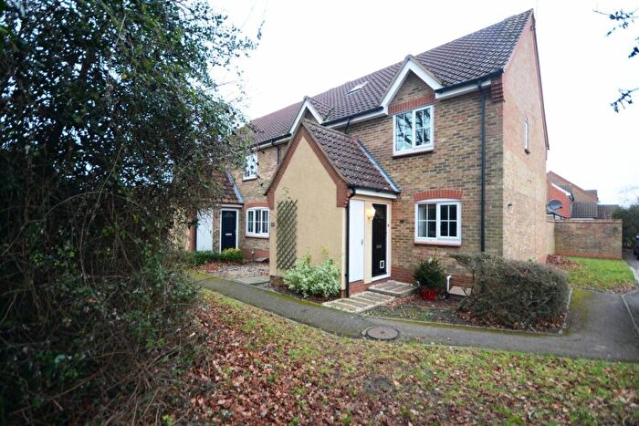 2 Bedroom End Of Terrace House To Rent In Macphail Close, RG40