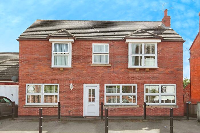 2 Bedroom Flat To Rent In Chestnut Grove, West Bridgford, Nottingham, NG2