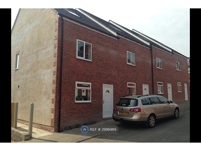 4 Bedroom Terraced House To Rent In Godley Street, Royston, S71