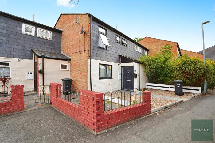 3 Bedroom Terraced House For Sale In Jefferson Close, Ilford, IG2