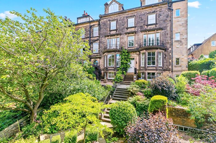 3 Bedroom Flat For Sale In Crossbeck Road, Ilkley, West Yorkshire, LS29