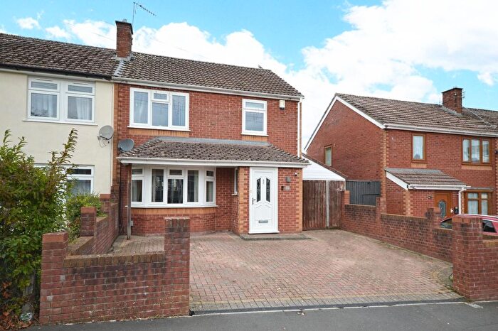 3 Bedroom Property For Sale In Peterson Square, Bristol, BS13