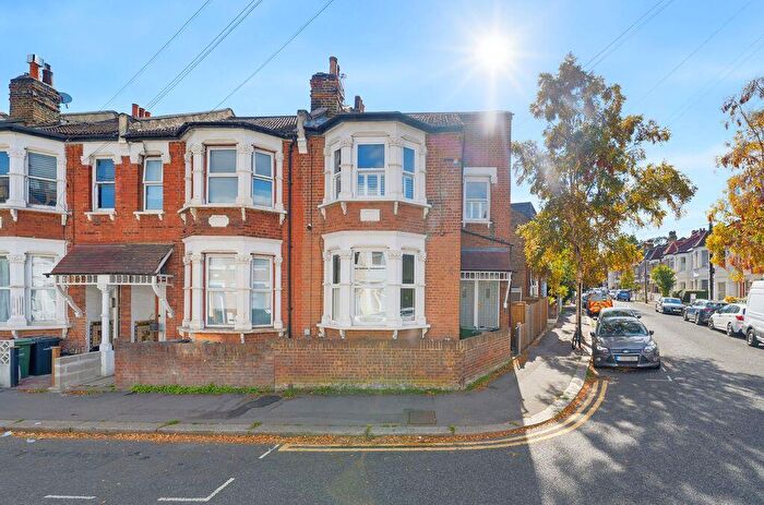 2 Bedroom Apartment For Sale In Harpenden Road, West Norwood, SE27