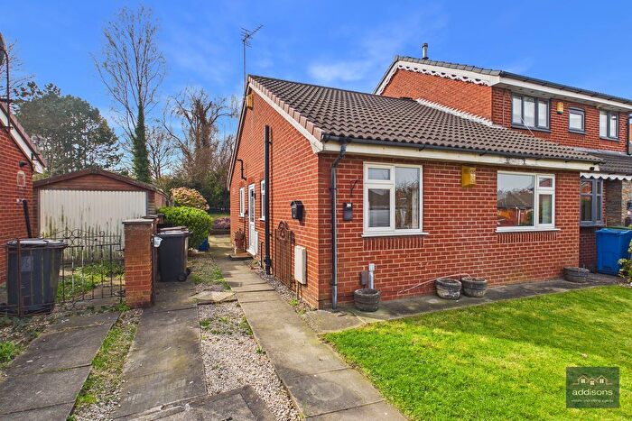 2 Bedroom Semi Detached Bungalow To Rent In Queen Street, Highfield, Wigan, WN5