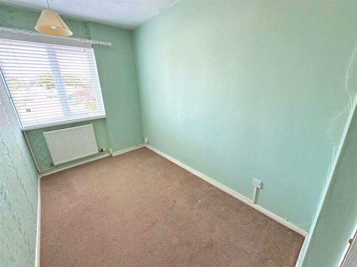 2 Bedroom Detached Bungalow For Sale In Whitton Close, Oulton Broad, Lowestoft, Suffolk, NR33