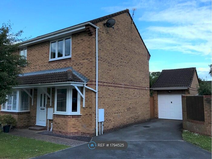 2 Bedroom End Of Terrace House To Rent In Pearmain Close, Willand, Cullompton, EX15