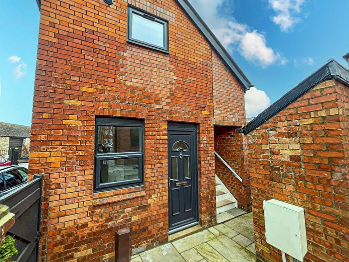 1 Bedroom Flat To Rent In Priory Avenue, Taunton, Somerset, TA1