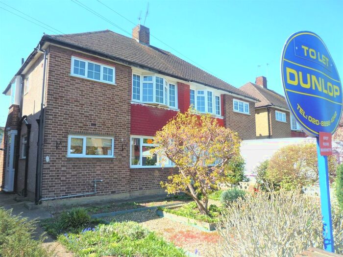 2 Bedroom Maisonette To Rent In Bramley Close Off Prospect Cres, Whitton, TW2