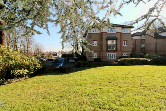 2 Bedroom Flat To Rent In Balmore Park, Caversham, Reading, RG4