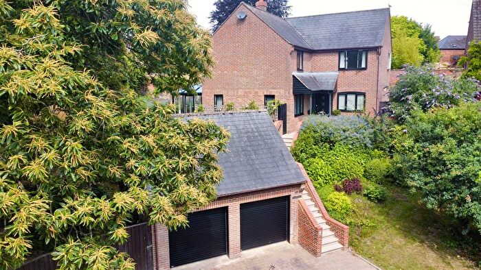 4 Bedroom Detached House For Sale In Great Western Close, Devizes, SN10