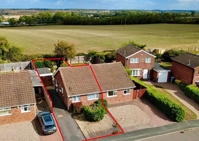 2 Bedroom Semi-Detached Bungalow For Sale In Kipton Field, Rothwell, Kettering, NN14