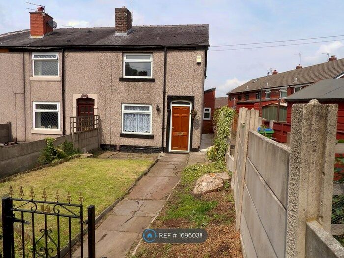 3 Bedroom Terraced House To Rent In Gorsey Hill Street, Heywood, OL10