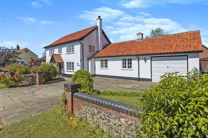 5 Bedroom Cottage For Sale In Queen Street, Spooner Row, Wymondham, Norfolk, NR18