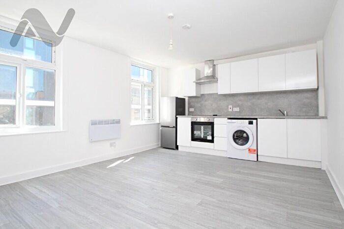 1 Bedroom Flat To Rent In Wells Terrace, Finsbury Park, London, N4