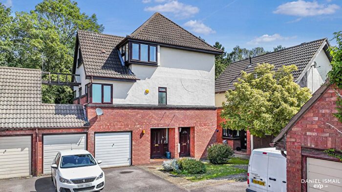 1 Bedroom Maisonette For Sale In Kenton Way, Langdon Hills, SS16