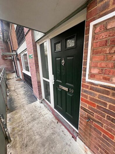 3 Bedroom Maisonette To Rent In Samuel Street, Woolwich, SE18