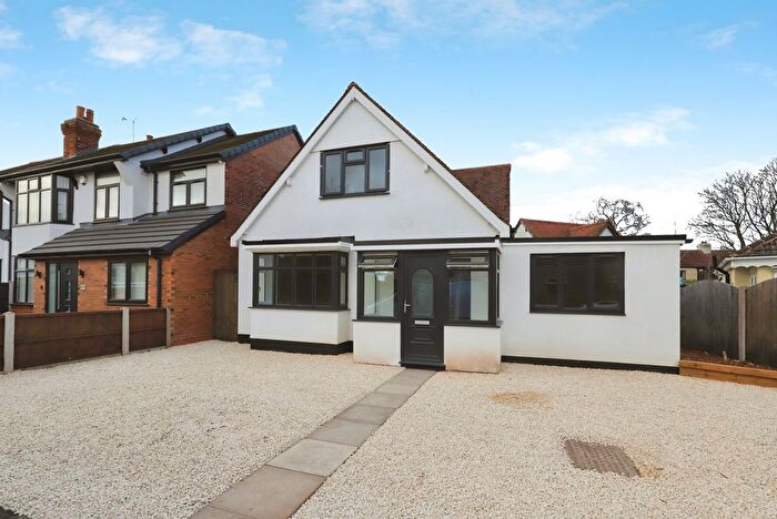 4 Bedroom Bungalow For Sale In Laurel Grove, West Midlands, WV3