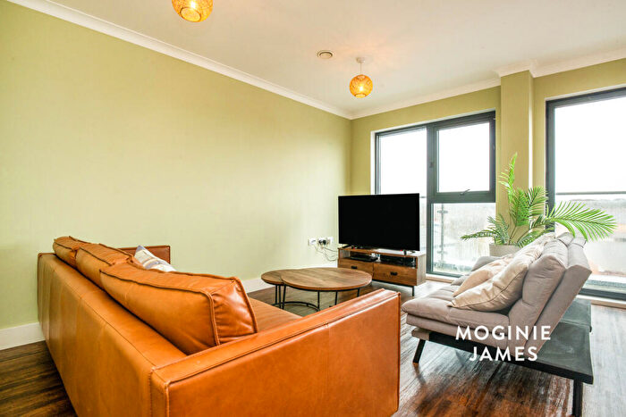 2 Bedroom Flat To Rent In Lewis Street, Cardiff, CF11