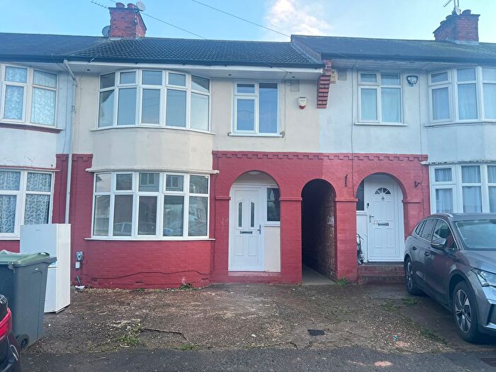 3 Bedroom Terraced House To Rent In Pembroke Avenue, Luton, LU4