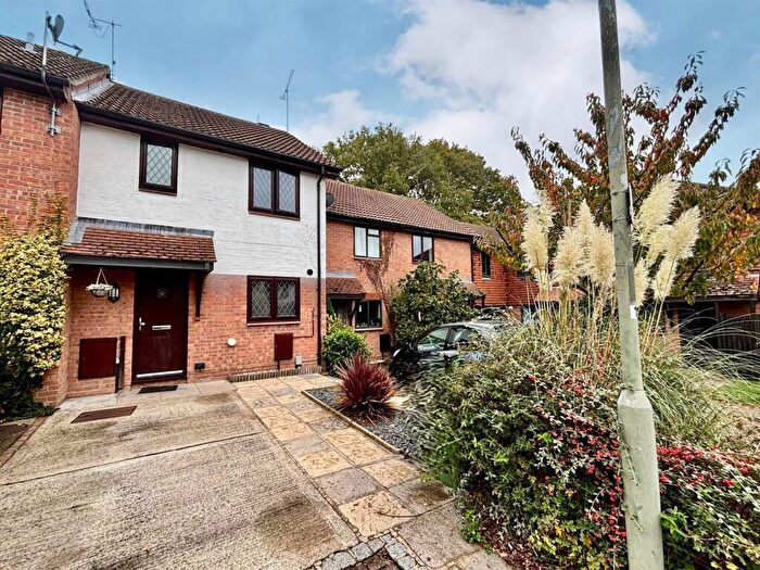 3 Bedroom Terraced House For Sale In Heather Mead, Frimley, Camberley, GU16