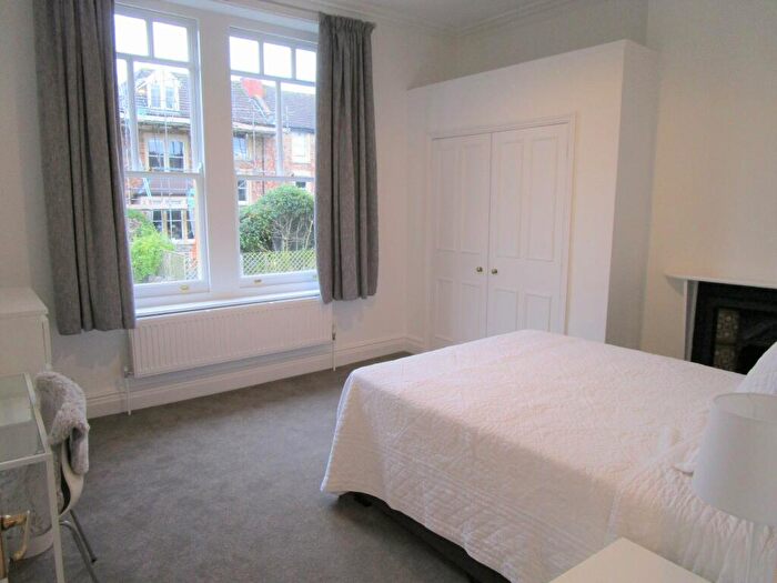 3 Bedroom Flat To Rent In St Johns Road, Clifton, Bristol, BS8