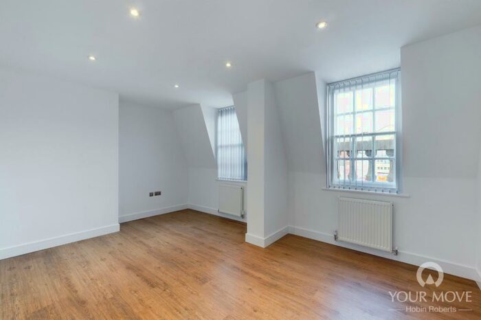 2 Bedroom Flat To Rent In Market Square, Northampton, NN1
