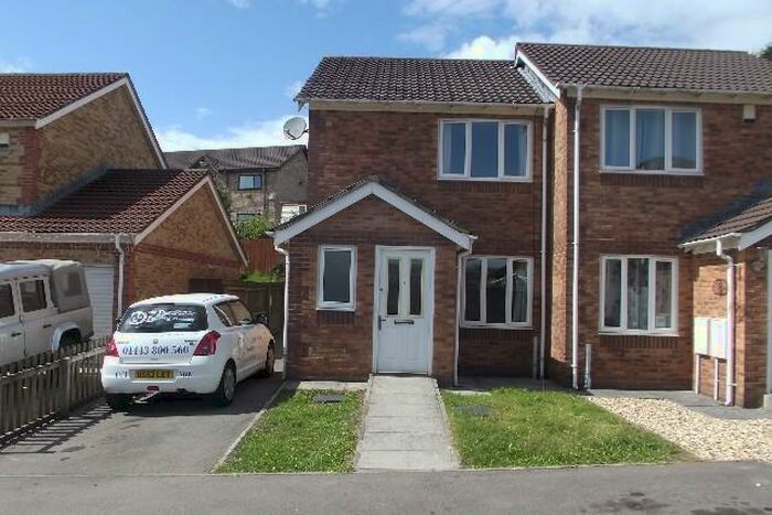 2 Bedroom Semi-Detached House To Rent In Heol Rhosyn, CF38