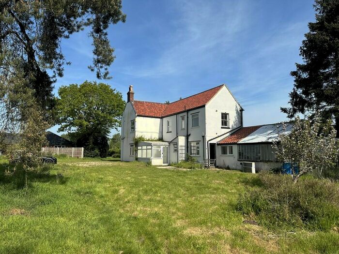 4 Bedroom Detached House To Rent In Yarmouth Road, Broome, Bungay, NR35