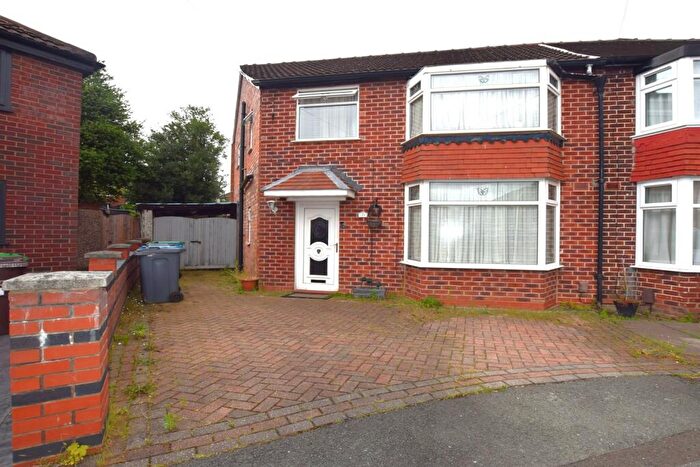4 Bedroom Semi-Detached House To Rent In Selsey Drive, Manchester, M20
