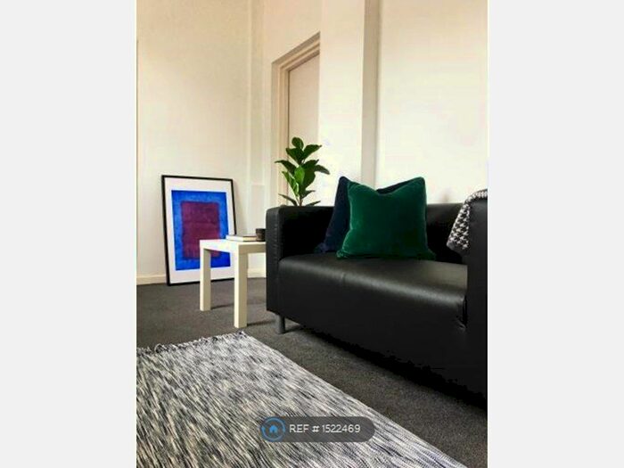 2 Bedroom Flat To Rent In Holyhead Road, Bangor, LL57