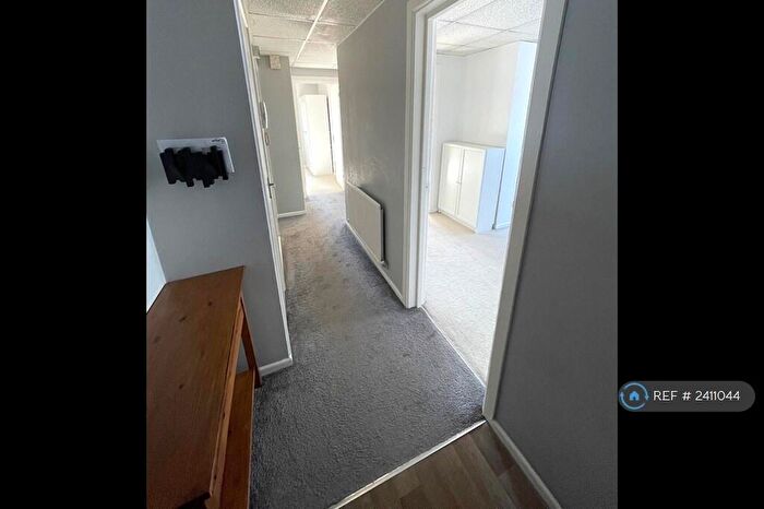 2 Bedroom Flat To Rent In Bournemouth Road, Poole, BH14