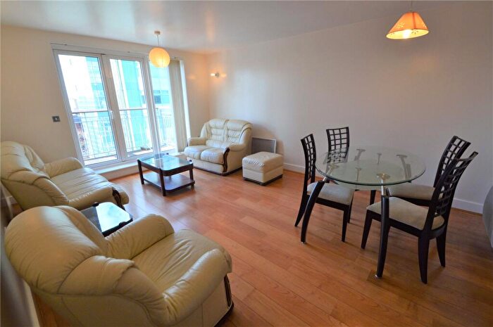 2 Bedroom Apartment To Rent In Park Lane, Croydon, CR0