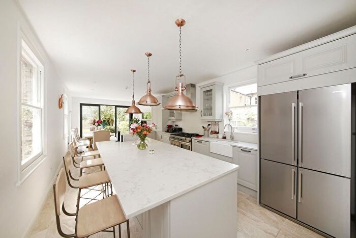 4 Bedroom Semi-detached House To Rent In South Croxted Road, Dulwich, SE21