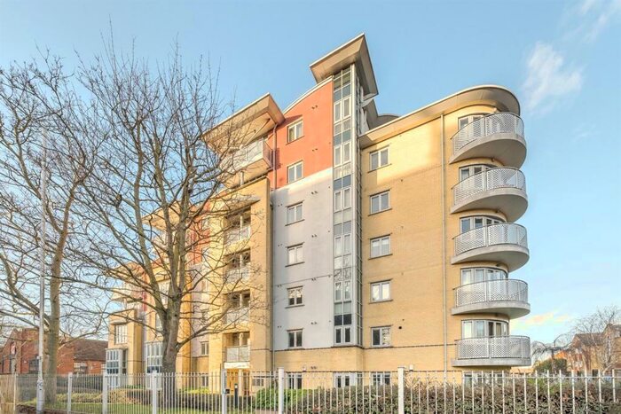 2 Bedroom Apartment To Rent In The Pinnacle, Kings Road, Reading, RG1