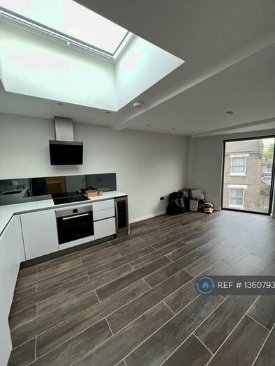 2 Bedroom Flat To Rent In Boundary Lane, London, SE17