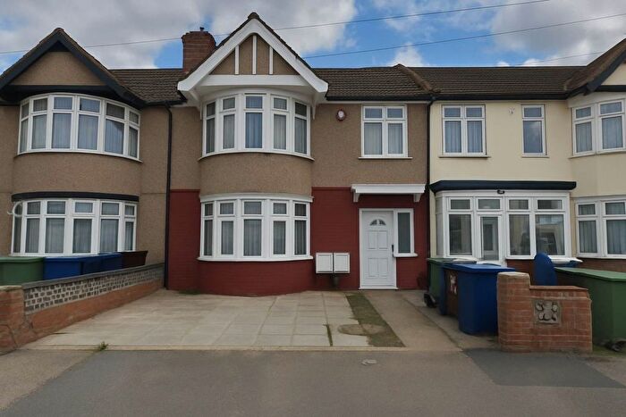 4 Bedroom Terraced House To Rent In Shooters Avenue, Harrow, HA3