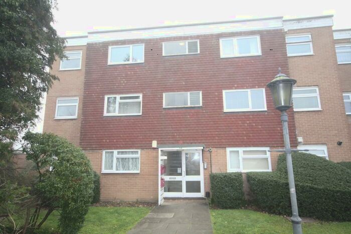 2 Bedroom Apartment To Rent In Tithe Court, Langley, SL3